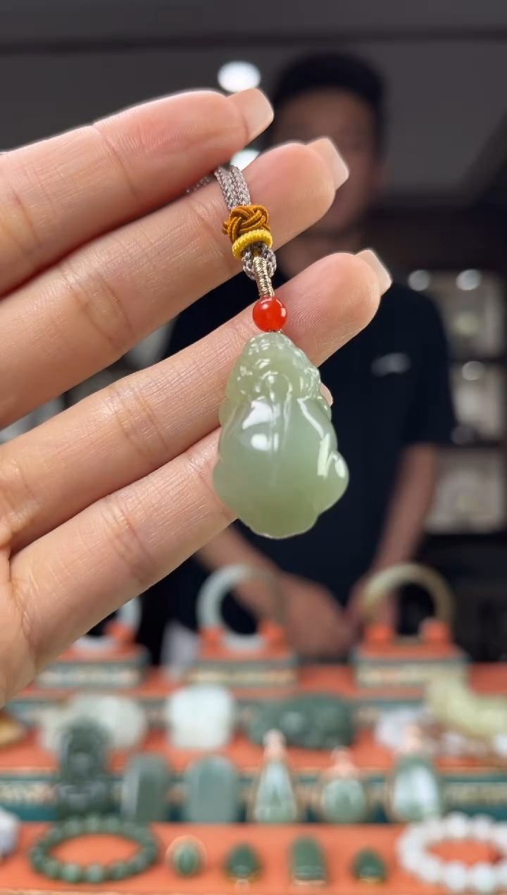 和田玉未镶嵌颈饰1