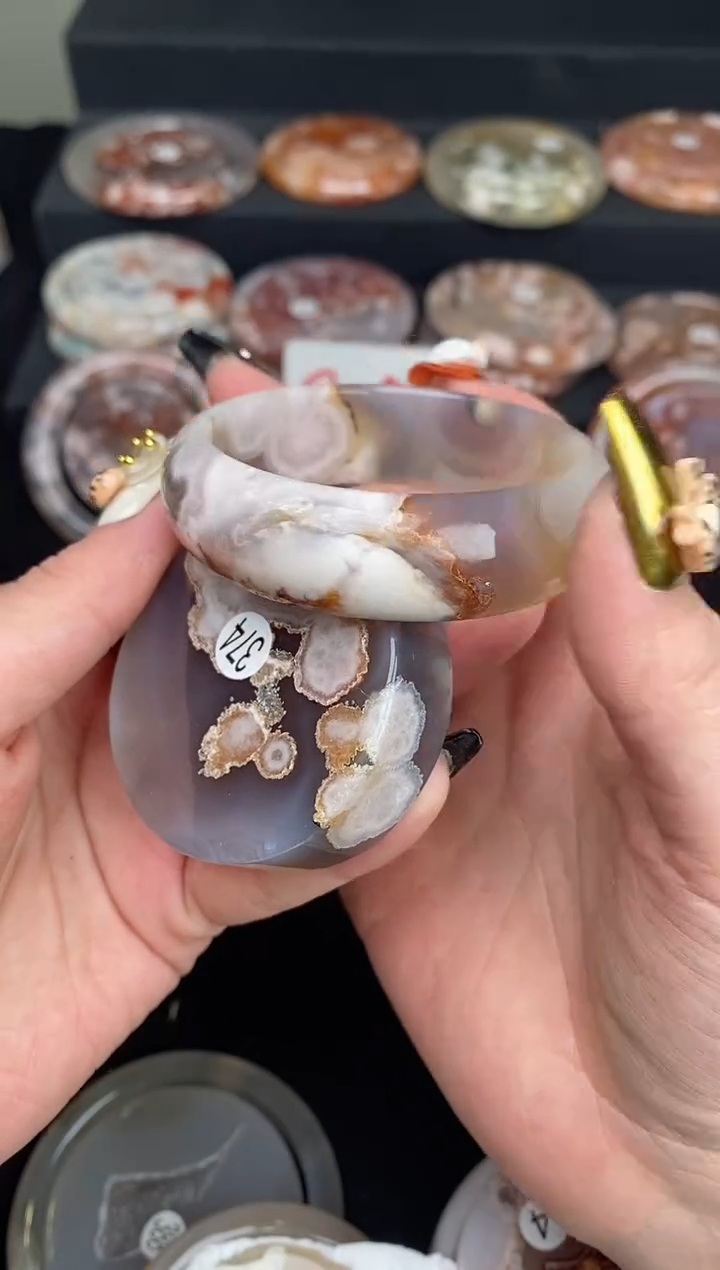 【闪购商品】石英质玉手镯（圆镯）未镶嵌55