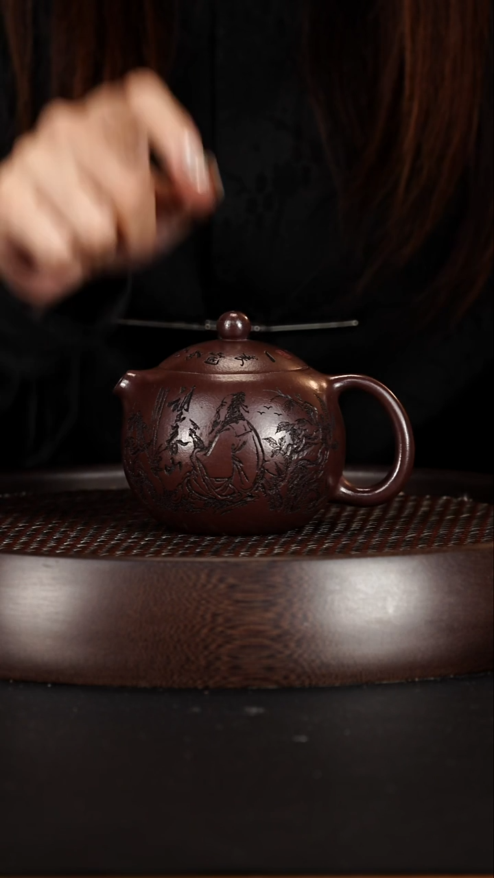 茶壶紫砂宜兴紫砂壶深井紫茄泥西施260cc