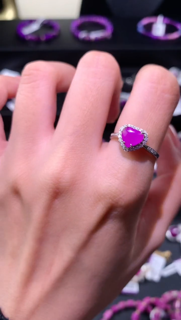 【闪购商品】苏纪石（舒俱来）.18K金镶嵌舒俱来戒指