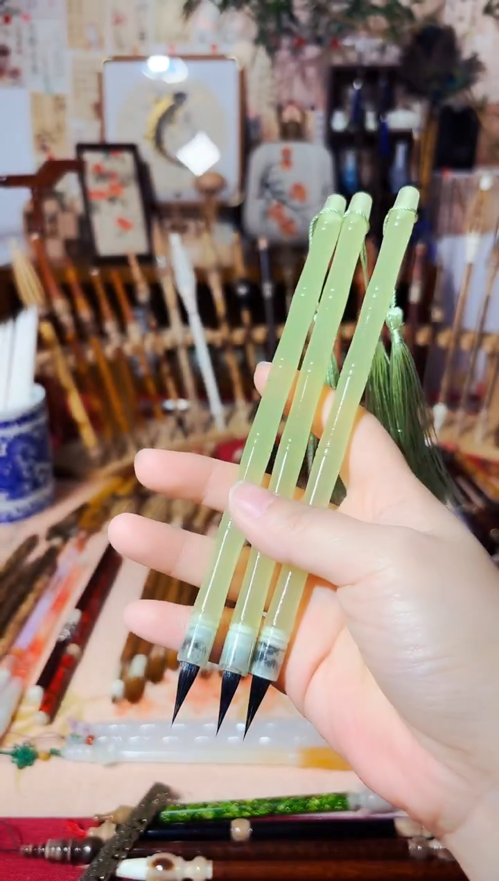 闪3 仿玉笔杆天花板黑尖紫毫小楷出锋2.0（清水试笔）一支