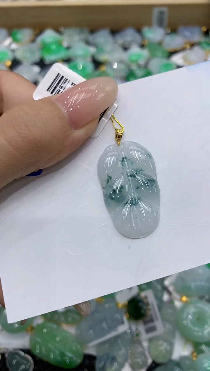 翡翠18K金镶嵌颈饰111111111111