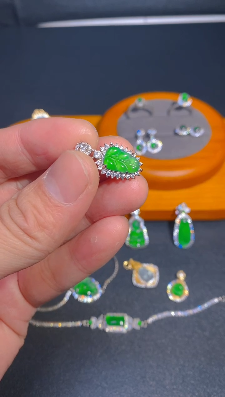 【闪购商品】翡翠耳饰未镶嵌翡翠