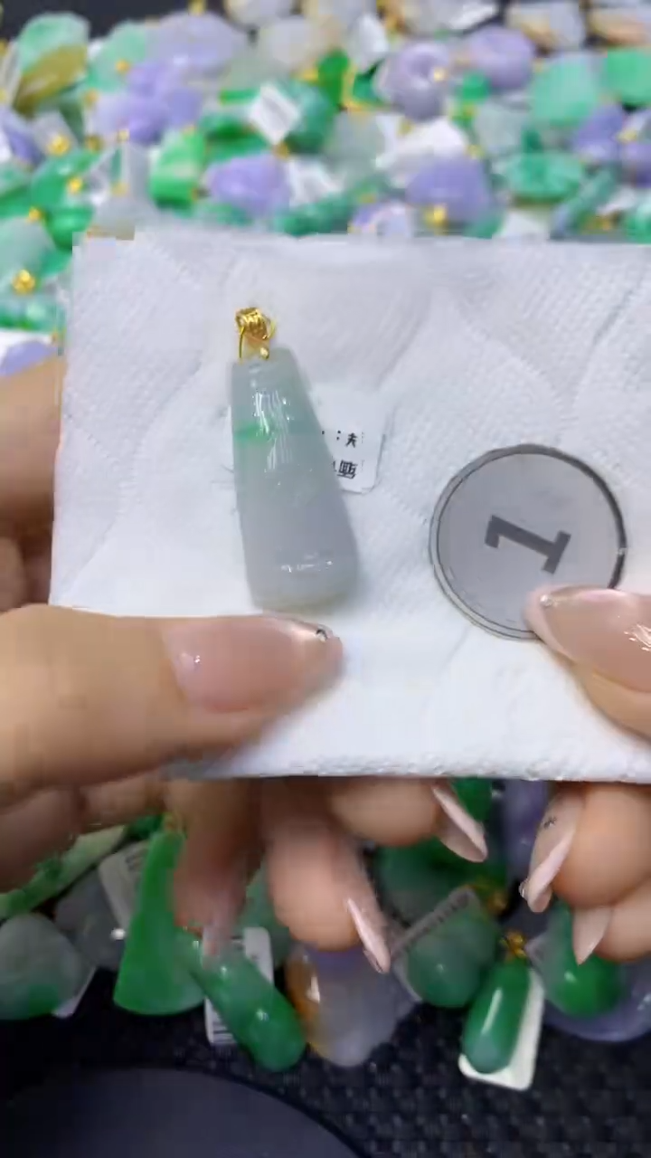 颈饰未镶嵌翡翠天然缅甸翡翠A货