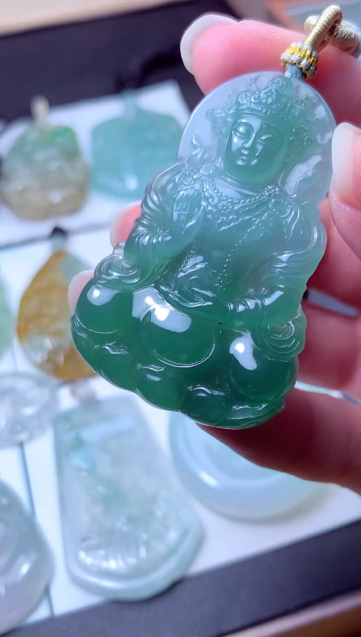 颈饰未镶嵌翡翠天然A货翡翠