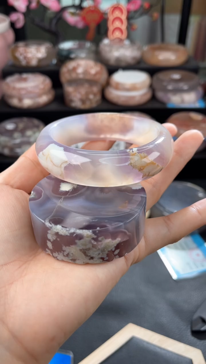 【闪购商品】石英质玉手镯未镶嵌60