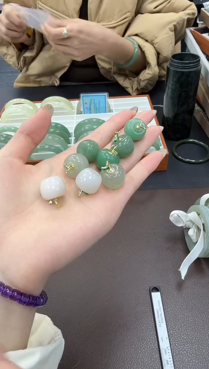 未镶嵌吊坠石英质玉多样性发其一ly苹果随机