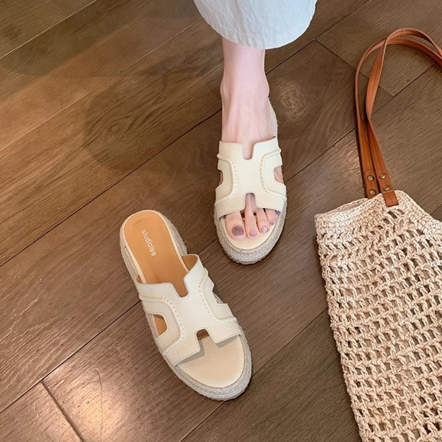 【好物分享】内增高6cm~复古度假风一字厚底坡跟H凉拖鞋女