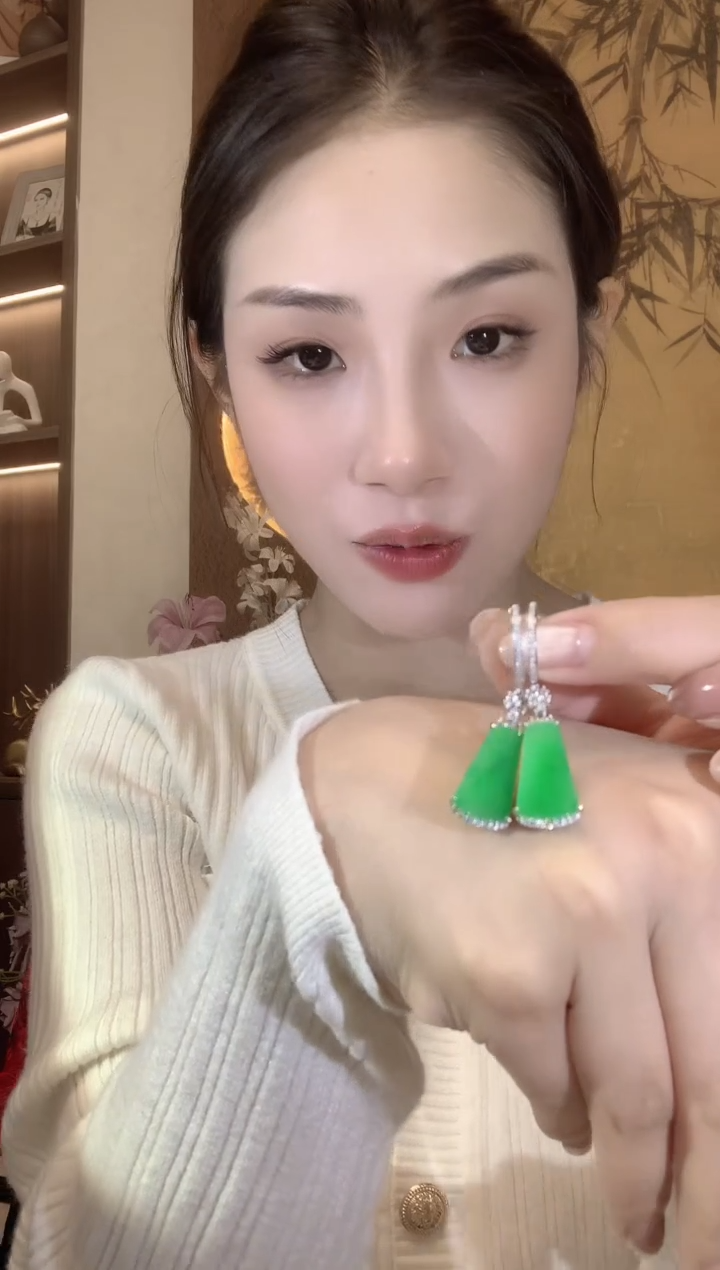 【闪购商品】翡翠耳饰18K金镶嵌C56翡翠