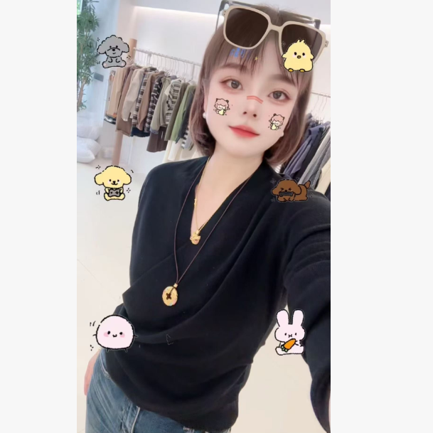 早秋交叉V领女人味针织上衣