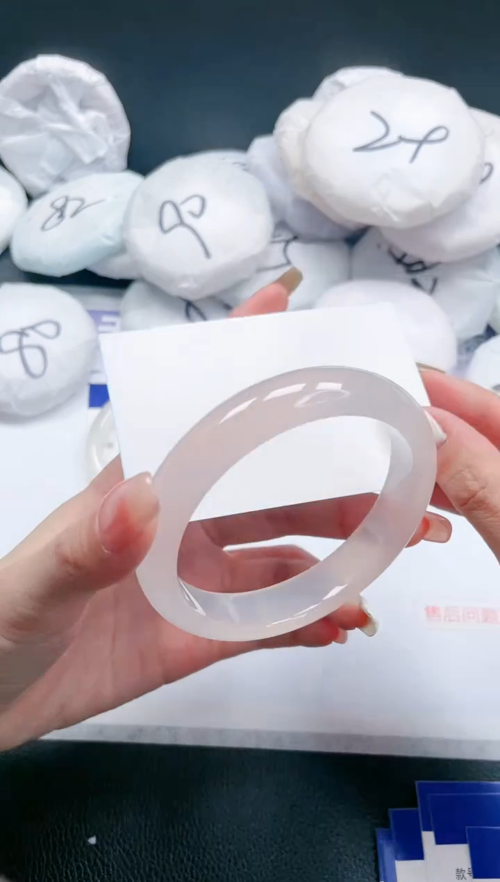 【闪购商品】石英质玉手镯未镶嵌13J153-62