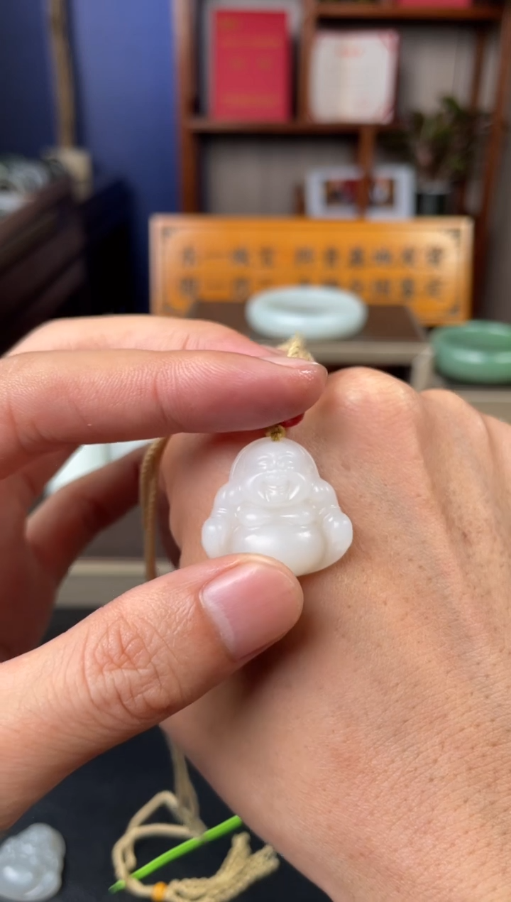 【闪购商品】和田玉吊坠(赠链)未镶嵌和田玉佛公吊坠