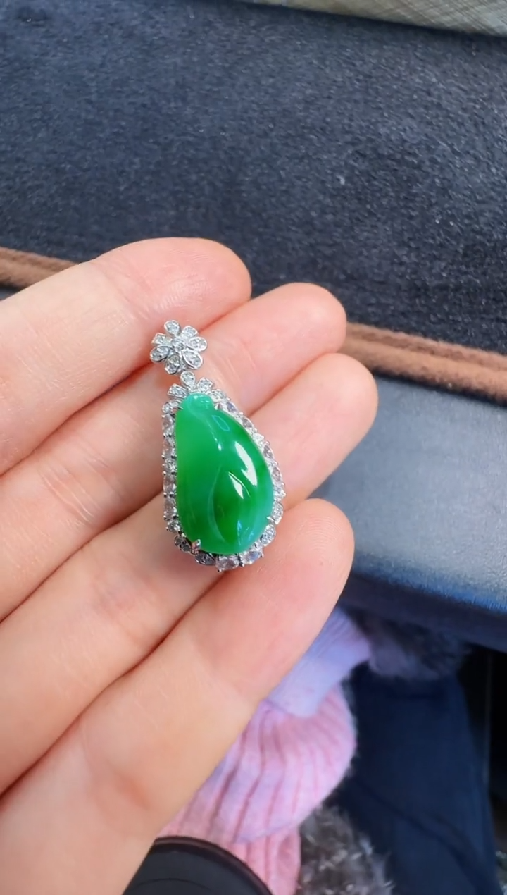 【闪购商品】翡翠颈饰18K金镶嵌00008800