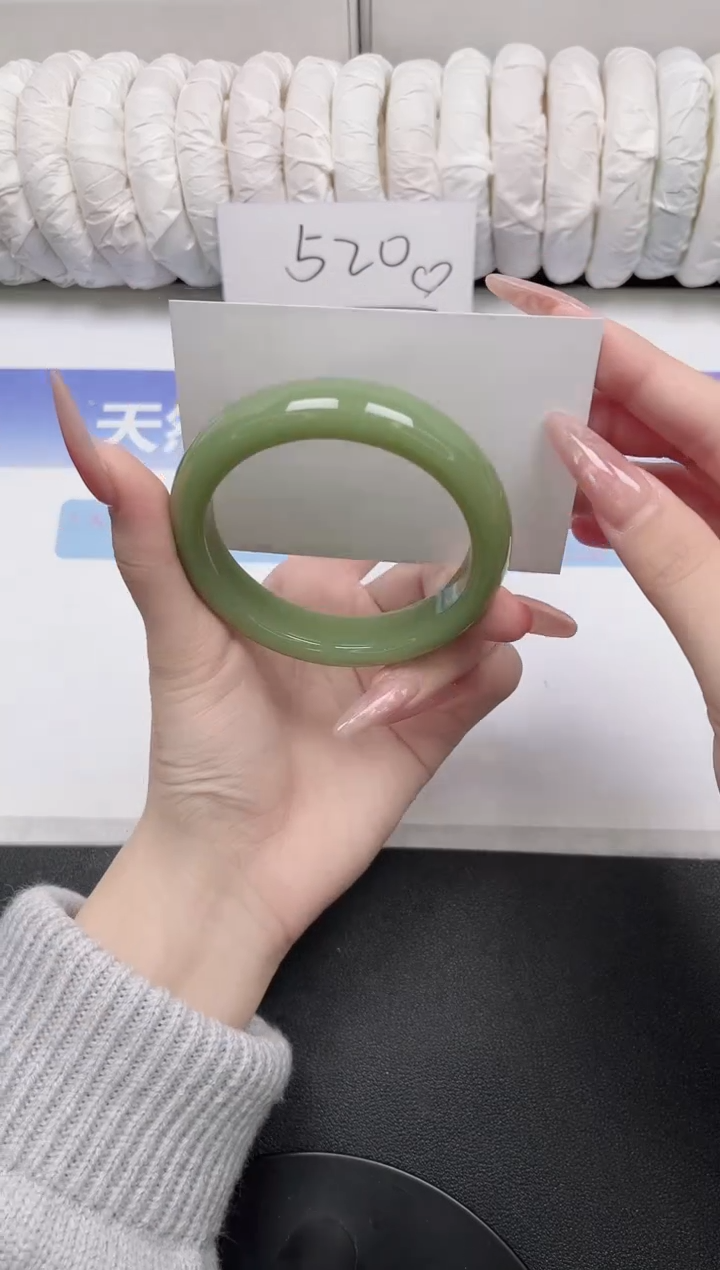 未镶嵌手镯石英质玉116-58