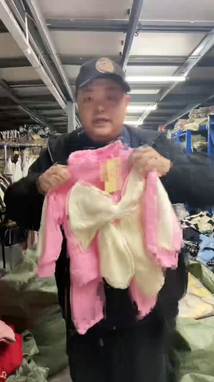 我****?女童套装575 90