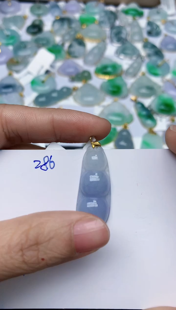 【闪购商品】翡翠颈饰18K金镶嵌天然翡翠A货    