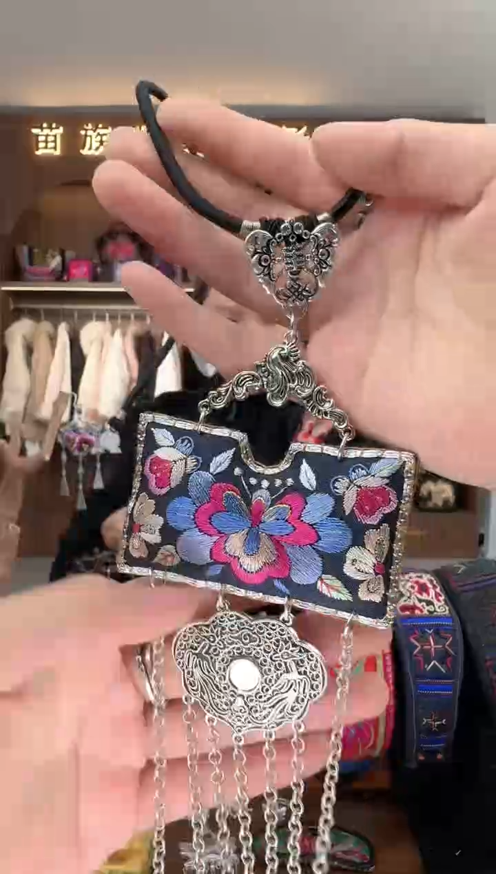 【闪购商品】织绣扶光苗绣传承96