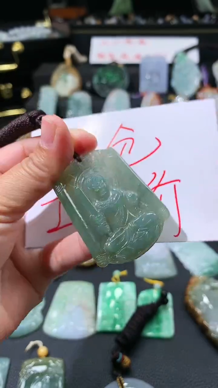 【闪购商品】翡翠颈饰未镶嵌挂件