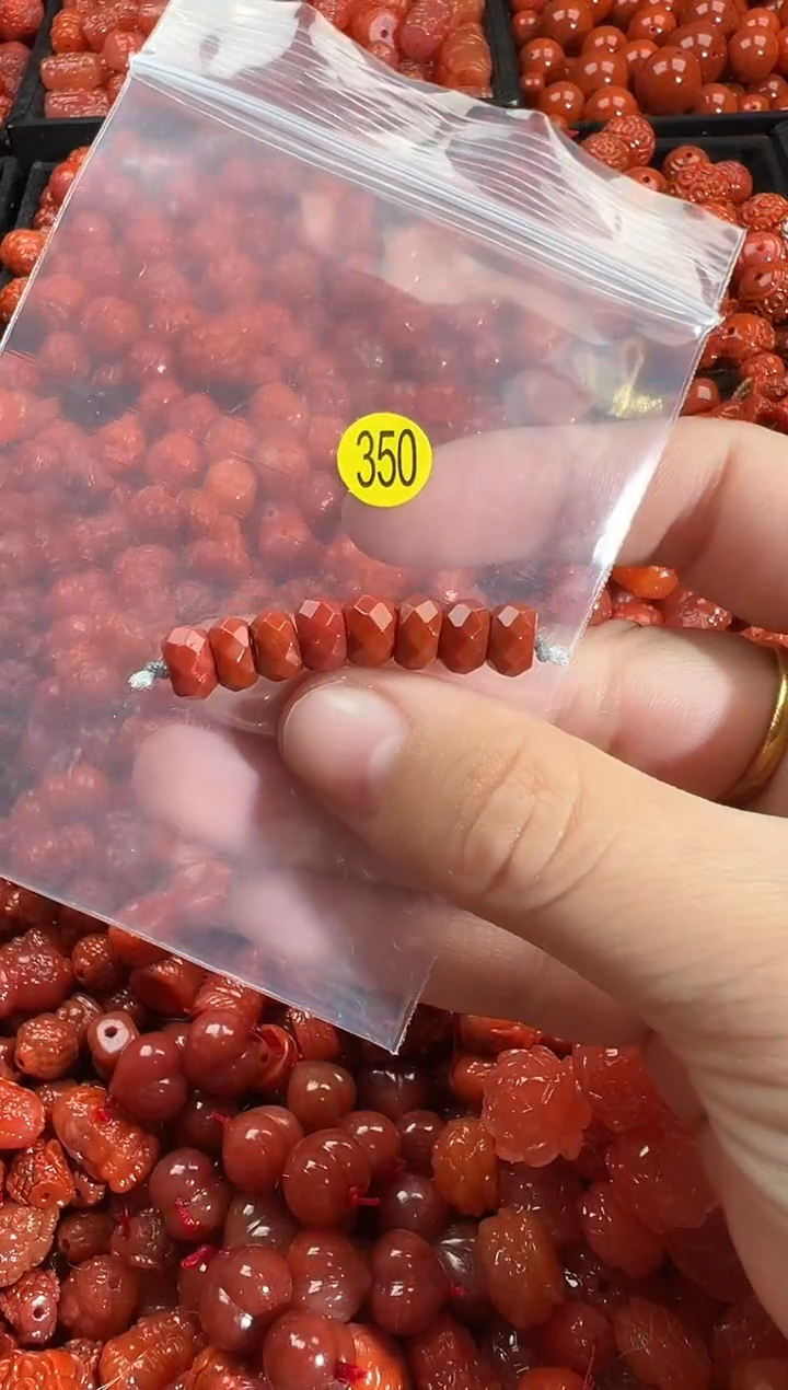 颈饰未镶嵌南红玛瑙1