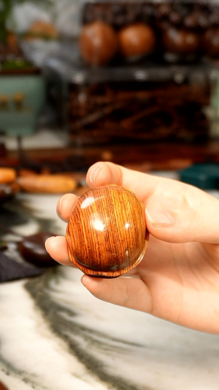 黄花梨/降香黄檀海黄富甲手把件