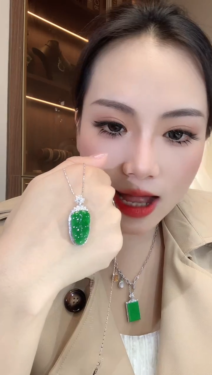 【闪购商品】翡翠吊坠(不含链)18K金镶嵌A15 多样性发货一件