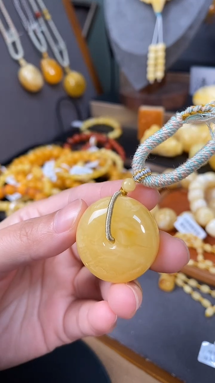 裸石琥珀未镶嵌吊坠