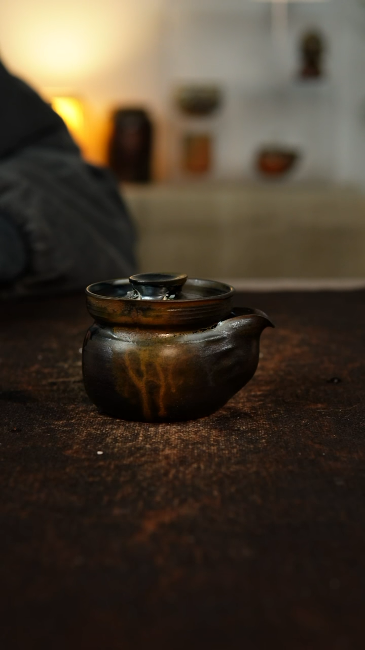 柴烧裸烧 乌金宝瓶  100cc 199  微瑕