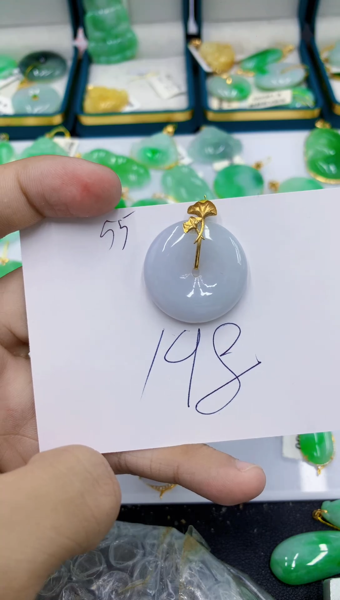 颈饰18K金镶嵌翡翠琴**欢翡翠