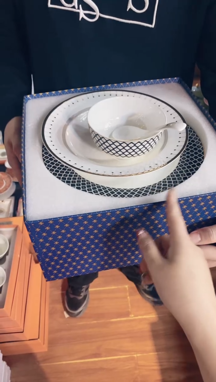 【闪购商品】杯鸿辉家品牌瓷器，京东包邮！