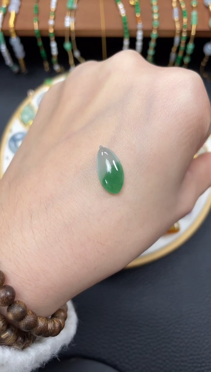 【闪购商品】翡翠吊坠(不含链)未镶嵌一个  JK238