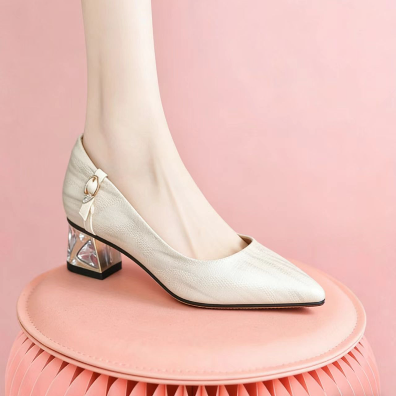 0610新款气质百搭女士舒适国风尖头粗跟时尚粗跟浅口单鞋H2611