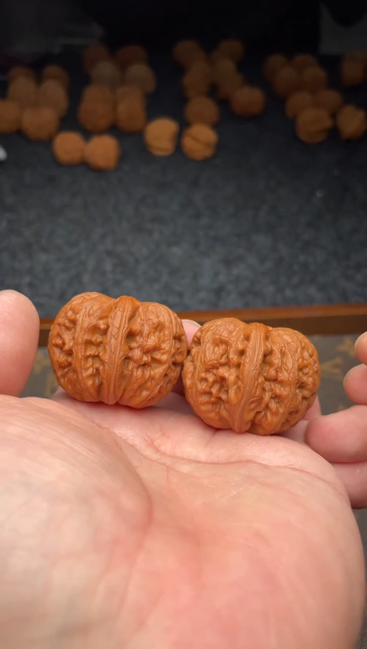 把件文玩核桃 B99 号   41尺元宝