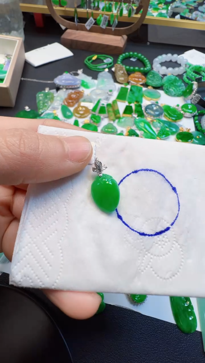 【闪购商品】翡翠吊坠(不含链)18K金镶嵌4900