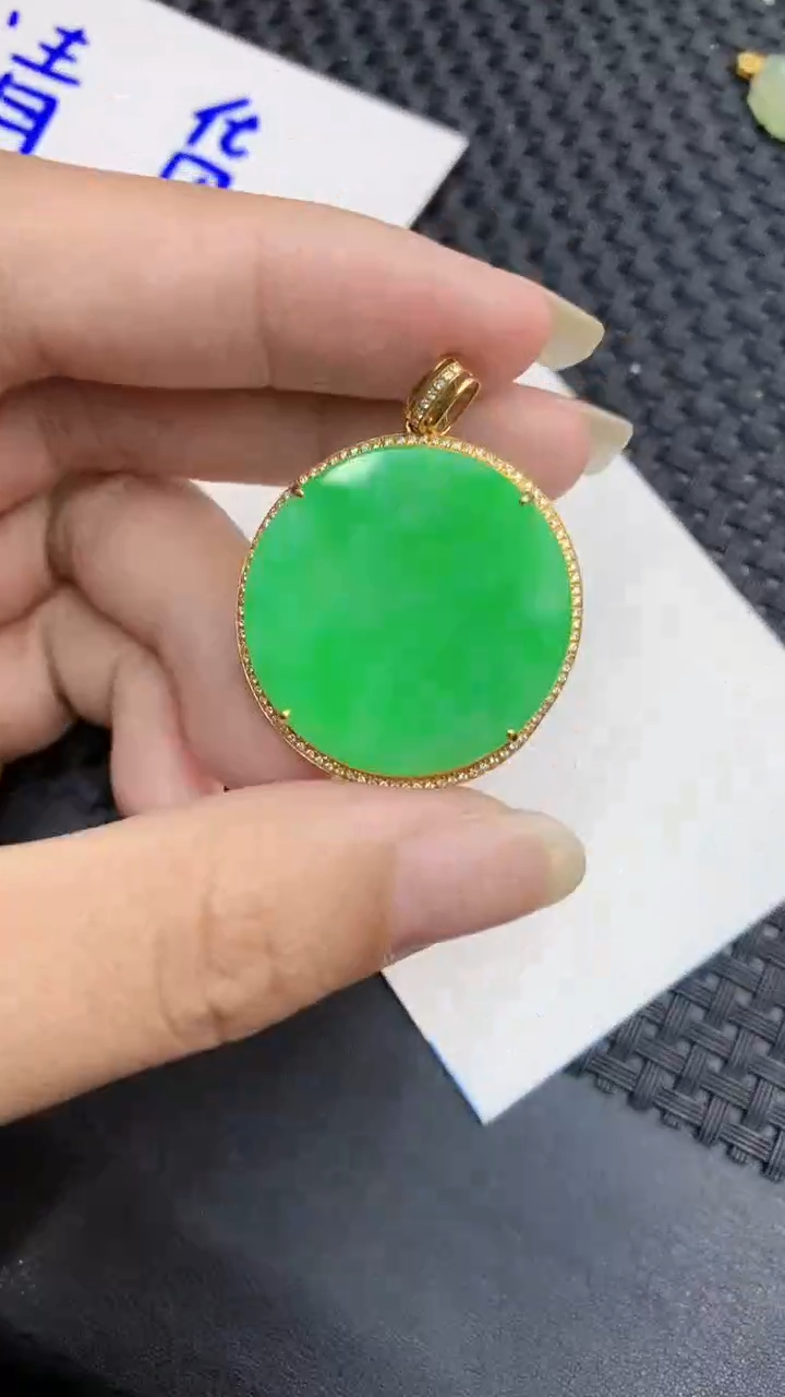 【闪购商品】翡翠颈饰18K金镶嵌            8