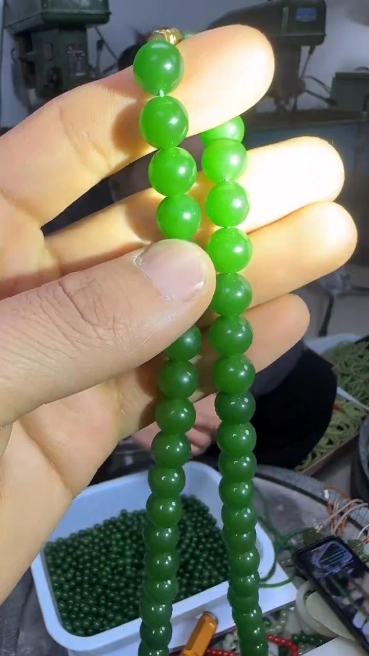 菠菜绿项链卡10圆珠