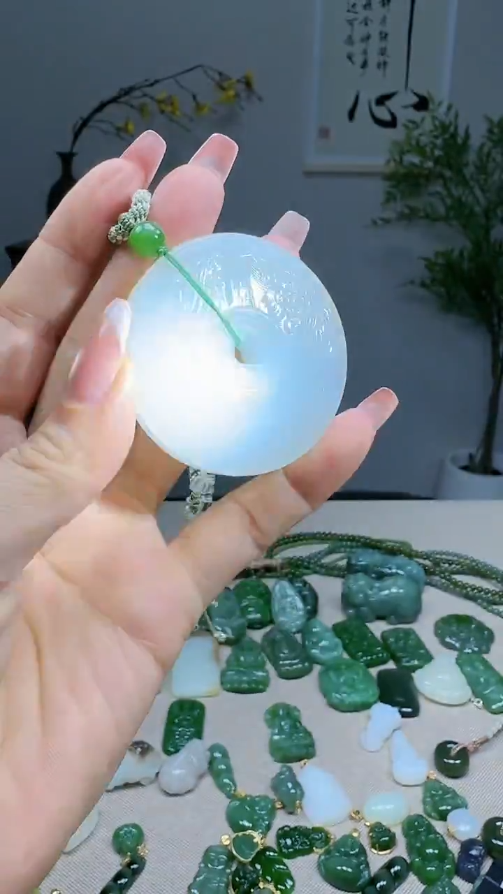 未镶嵌和田玉挂件1