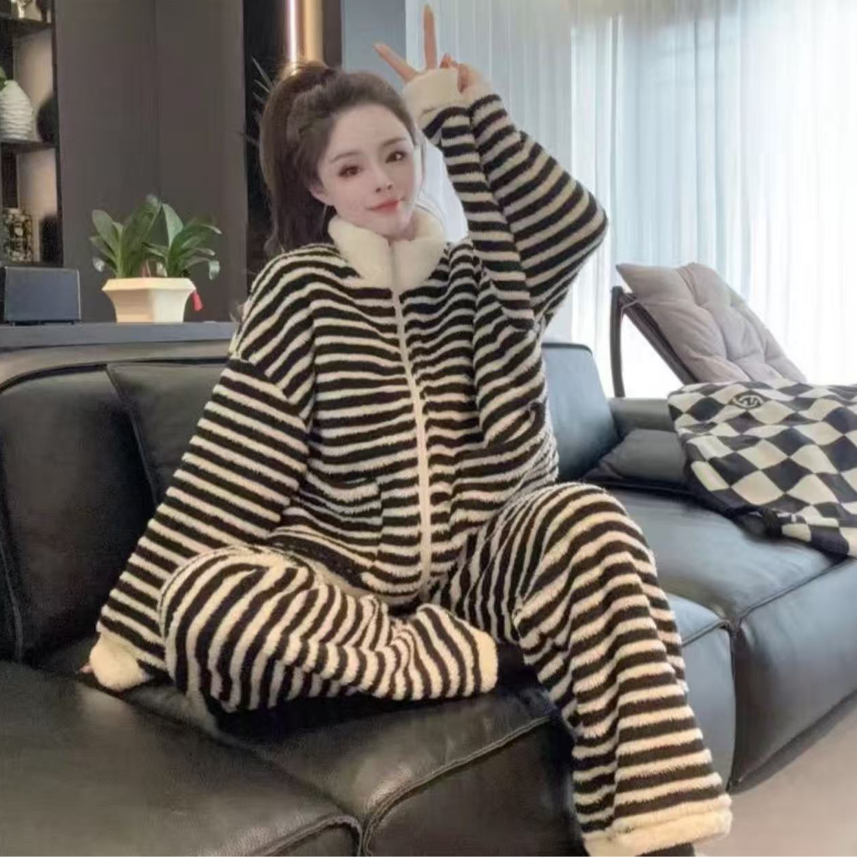 2025慵懒风韩版条纹睡衣女士加绒加厚立领简约家居服套装新款