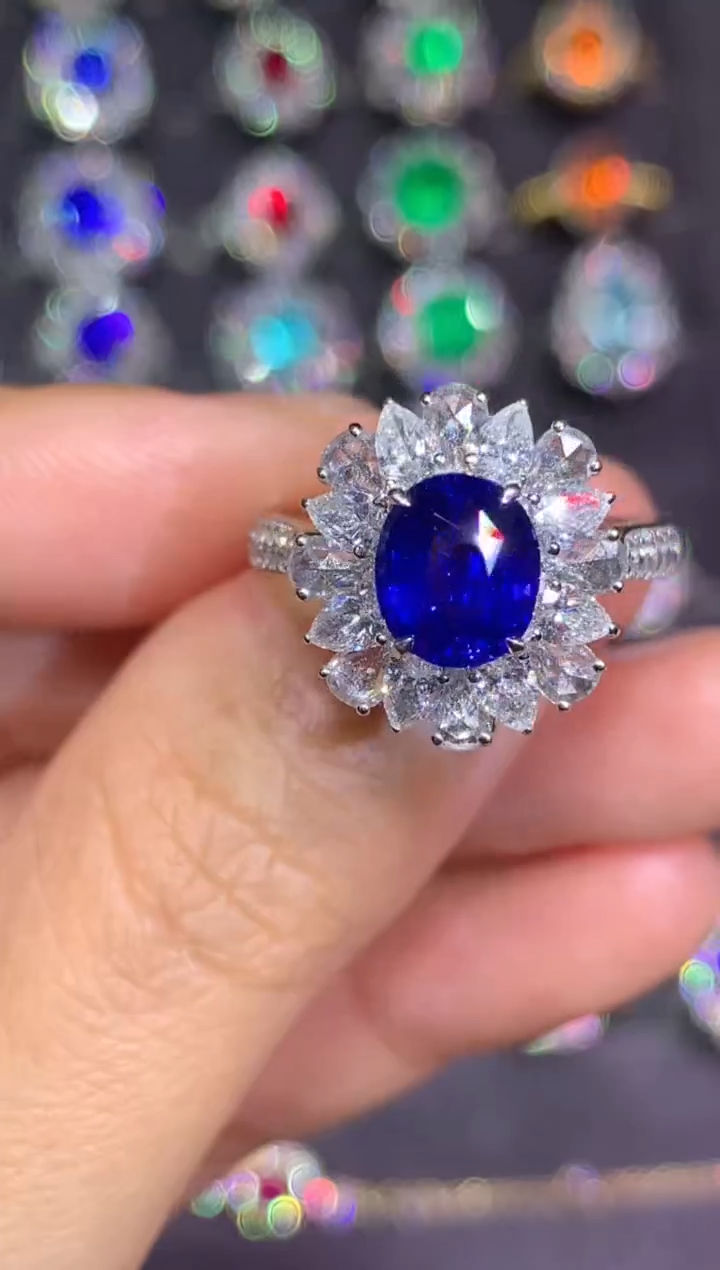 戒指蓝宝石18K金镶嵌2.1CT