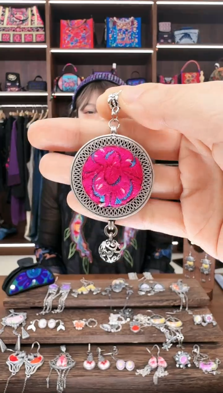 【闪购商品】织绣05蚩梦苗族古绣