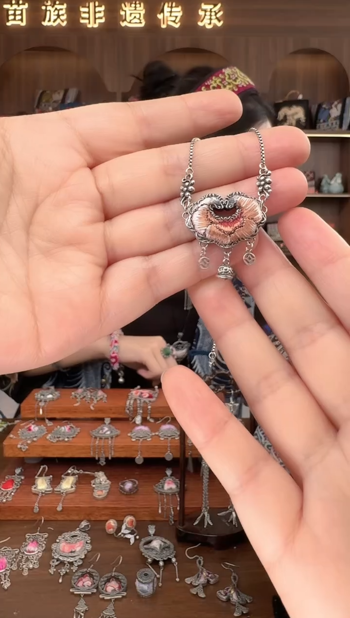 【闪购商品】织绣扶光苗绣传承43