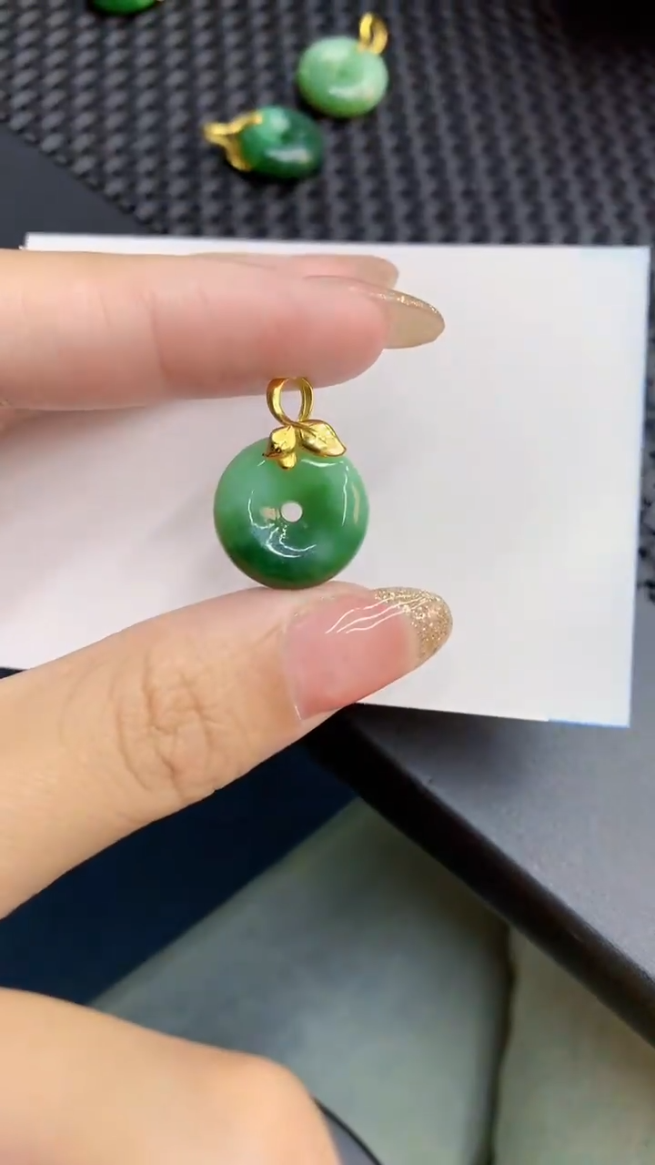 【闪购商品】翡翠银S925镶嵌颈饰            8