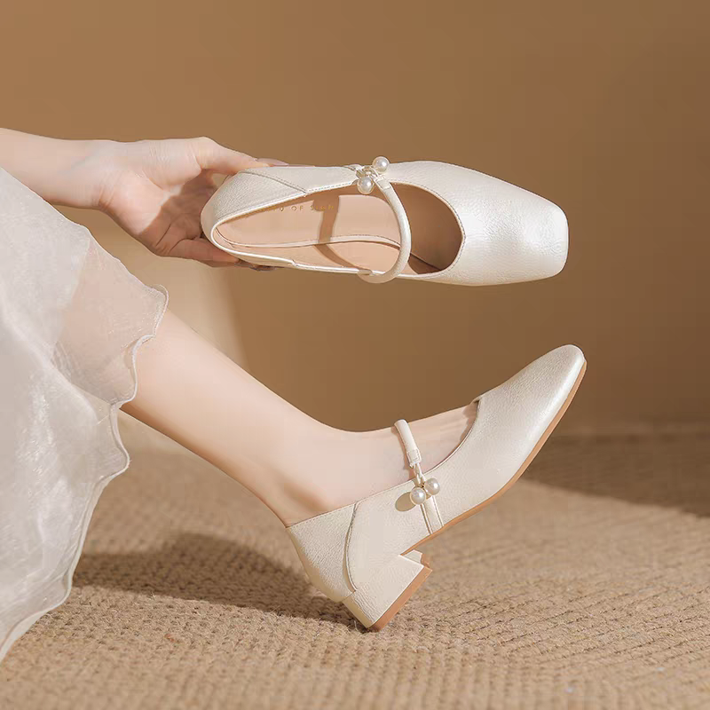 法式珍珠一字带方头真皮低跟单鞋V口显瘦通勤百搭工作鞋减龄少女