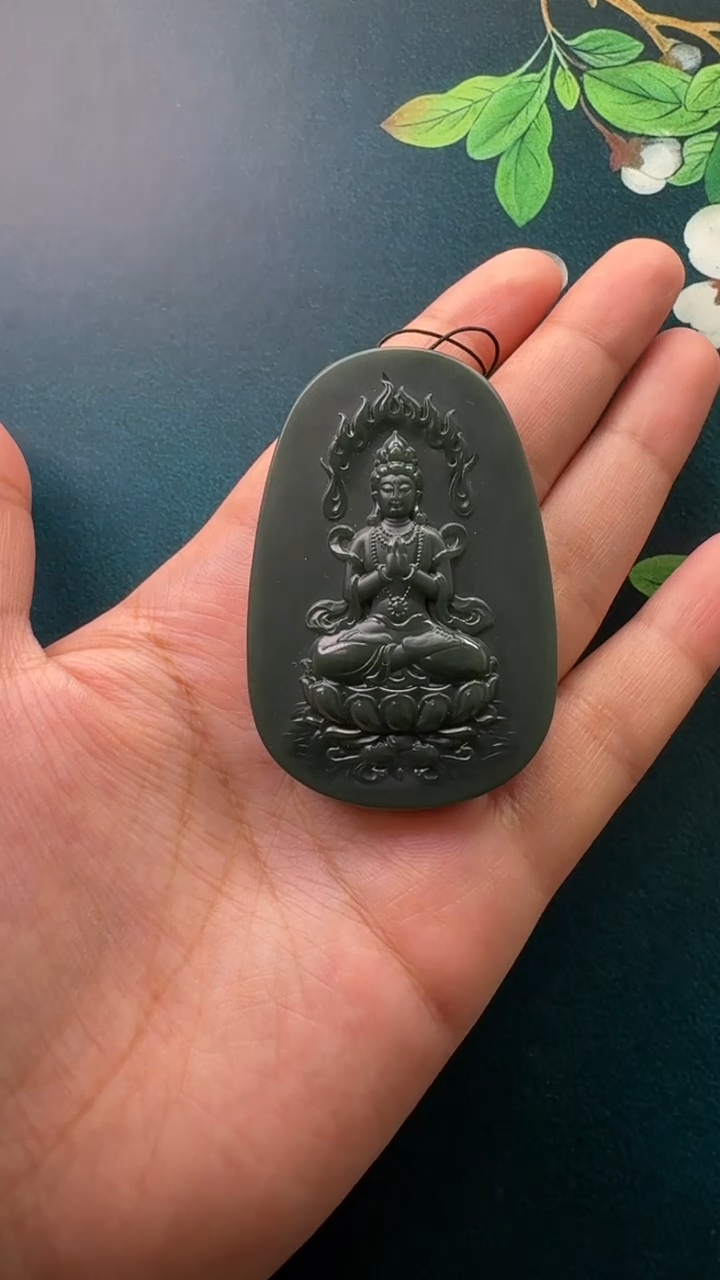 颈饰未镶嵌和田玉吊坠