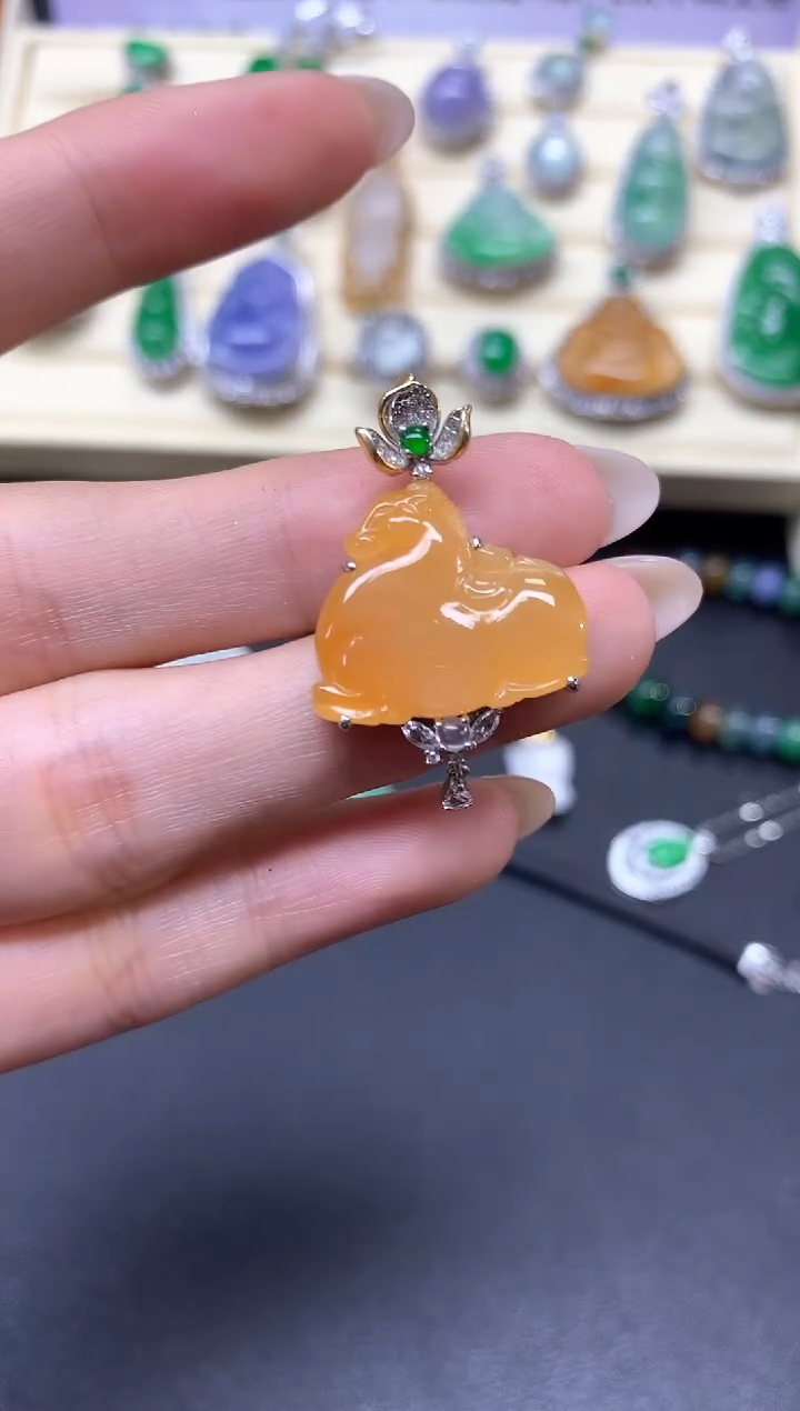 【闪购商品】翡翠吊坠(不含链)18K金镶嵌吊坠|4950+495