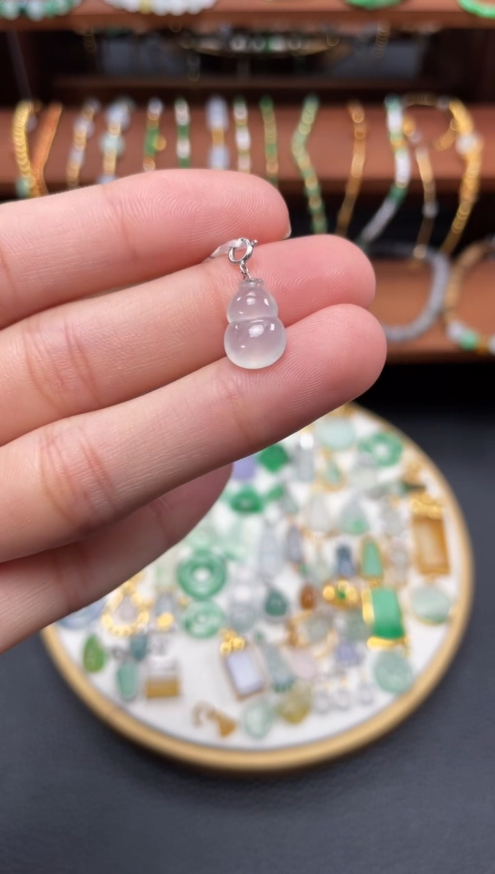 【闪购商品】翡翠吊坠(不含链)18K金镶嵌一个 JK317