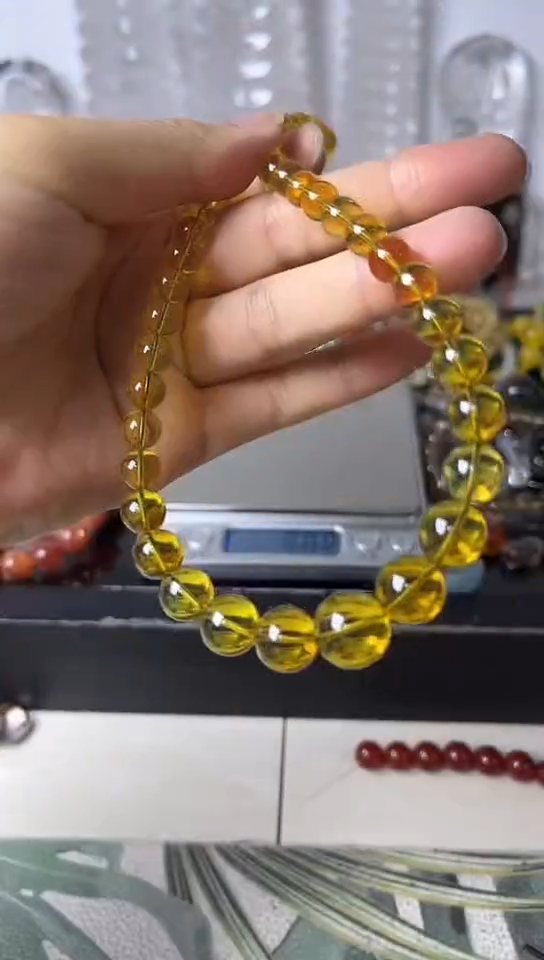 【闪购商品】琥珀颈饰未镶嵌矿坑