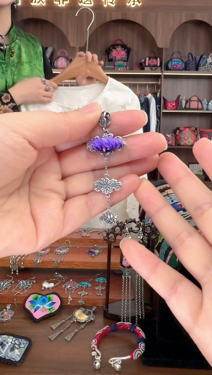 【闪购商品】织绣扶光苗绣传承41