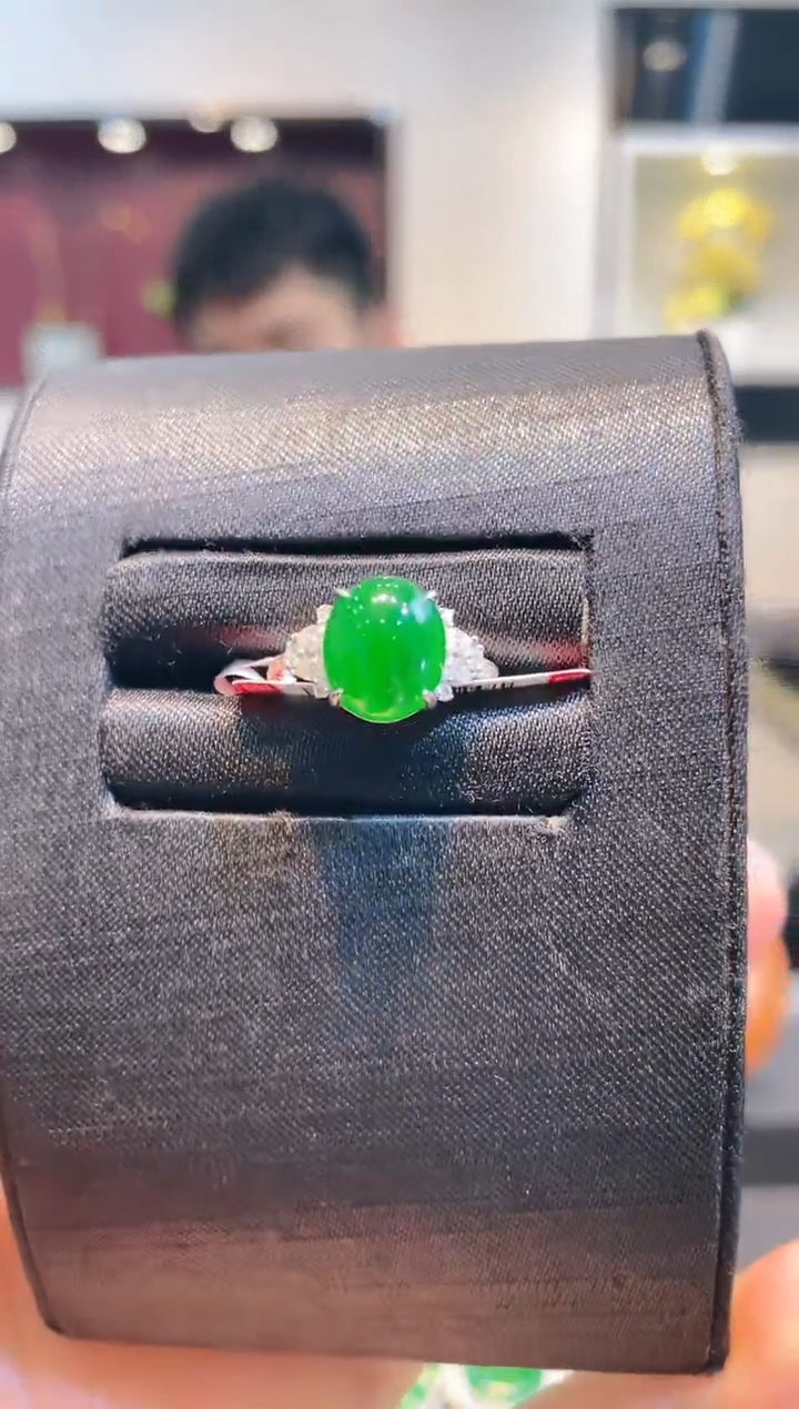 【闪购商品】翡翠颈饰18K金镶嵌A68天然A货翡翠戒指