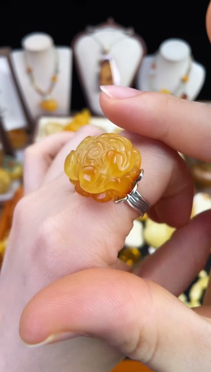 琥珀未镶嵌珠宝奇石柒月