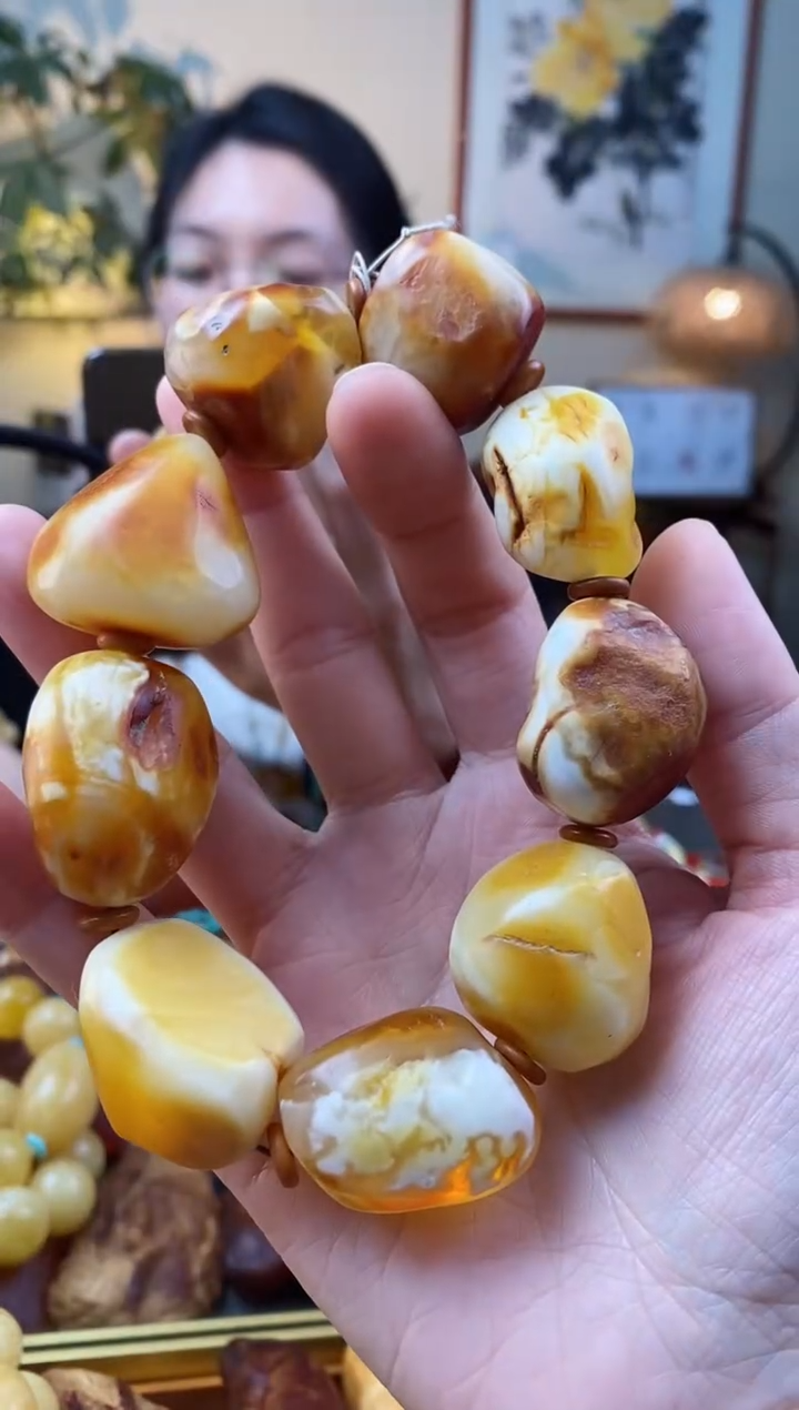 【闪购商品】琥珀手串未镶嵌手串